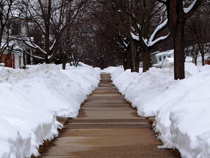 Walkway and sidewalk snow clearing in Cedar Rapids
